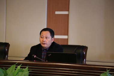 財(cái)鑫集團(tuán)舉辦“深入學(xué)習(xí)黨章黨規(guī)，爭做合格共產(chǎn)黨員”專題輔導(dǎo)報(bào)告會(huì)