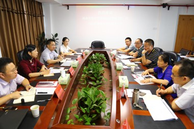 湖南股交所總經(jīng)理易衛(wèi)紅一行到訪財鑫集團