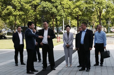 中國(guó)銀行湖南省分行領(lǐng)導(dǎo)到常德財(cái)鑫金控集團(tuán)調(diào)研指導(dǎo)工作