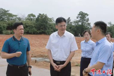 羅毅君帶隊調(diào)研城市運營管理工作